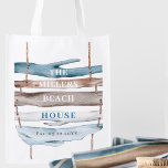Personalisierter Text, Strand, Thema Wasserküste Wiederverwendbare Einkaufstasche<br><div class="desc">Personalisieren Sie, wie Sie diese schöne Strand Küste / nautische Einkaufstasche mit Ihrem eigenen Text, unser Text ist einfach ein Beispiel. Möglichkeit zur Verwendung von Textfeldern in Vorlagen unter "Diese Vorlage anpassen", um Ihre Nachricht leicht hinzufügen zu können. Wählen Sie "Bearbeiten mit dem Entwurfstool" aus, um den Schriftart zu ändern....</div>