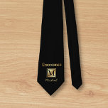 personalisierter Trauzeuge Gold Drehbuch schwarz N Krawatte<br><div class="desc">personalisierter Trauzeuge Gold schwarze Typografie Hochzeit Neck Tie,  Custom</div>
