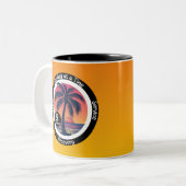 Personalisierter tropischer 12-Stufen-JubiläumsChi Zweifarbige Tasse (Vorderseite Links)