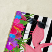 Personalisierter tropischer Flamingo und Streifen Strandtuch (Beispiel)