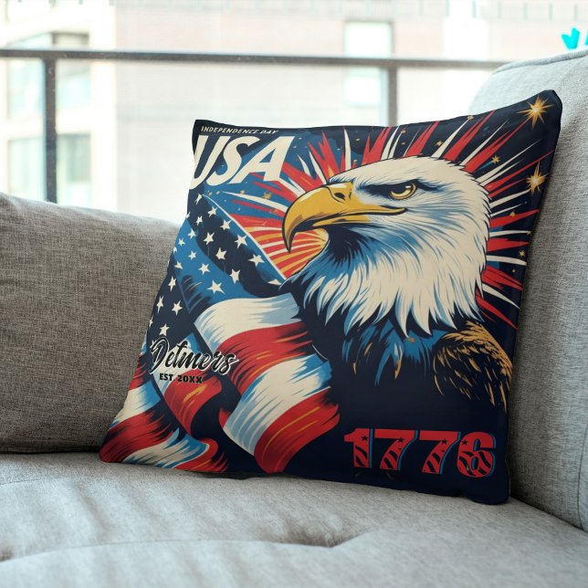Personalisierter Unabhängigkeitstag 1776 USA Kissen (Personalized 1776 USA Independence Day: Eagle & Flag Throw Pillow)