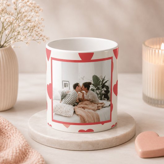 Personalisierter Valentinstag-Fotobecher mit roten Kaffeetasse