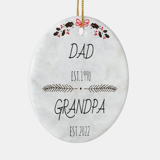 Personalisierter Vater Opa Est Custom Year Keramik Ornament (Rechts)