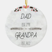Personalisierter Vater Opa Est Custom Year Keramik Ornament (Vorne)