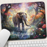 Personalisierter verzauberter Waldelefant Mousepad<br><div class="desc">Verwandeln Sie Ihren Arbeitsplatz in ein magisches Heiligtum mit diesem personalisierten Mauspad, das einen bezaubernden Elefanten inmitten eines mystischen Waldes zeigt. Der sanfte Riese, mit feinen Details geschmückt und umgeben von lebendiger Flora, schafft eine faszinierende Szene, inspirierend Kreativität und Wunder. Machen Sie es wirklich Ihren, indem Sie Ihren Namen oder...</div>