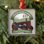 Personalisierter Vintager Zugmaschine Land Bauer Ornament Aus Metall<br><div class="desc">Personalisierter Vintager Bauernhof Landgut Bauer Familienbetrieb - Rolling Hills,  Erntefelder und Bäume,  Rindermilchkühe - Passen Sie Ihren Namen oder Ihren eigenen Text an!</div>