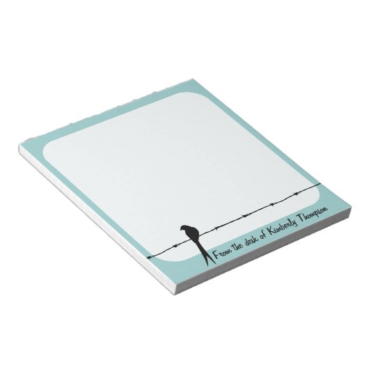 Personalisierter Vogel auf Stacheldraht Notepad Notizblock (angewinkelt)