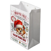 Personalisierter Weihnachtsbeutel mit niedlichem W Mittlere Geschenktüte (Vorderseite Schrägansicht)