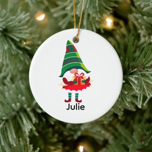 Personalisierter Weihnachtsgnom Holing eine Gesche Keramik Ornament (Baum)