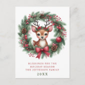 Personalisierter Weihnachtskranz mit süßen Hirsche Postkarte (Vorderseite)