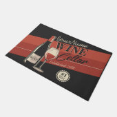 Personalisierter Weinkeller Flaschen Bar Fußmatte (Schrägansicht)