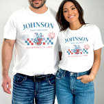 Personalisierter Wiedersehen-Matching für die 4. J T-Shirt<br><div class="desc">Feiern Sie Freiheit, Familie und das Land der Mutigen mit unseren Personalisierten 4. Juli Familie Wiedersehen Matching T - Shirt! Das sind nicht nur Shirts; sie sind eine patriotische Hommage an Ihr gemeinsames Erbe, personalisiert zur Perfektion für Ihre unvergessliche Ansammlung. Stellen Sie sich die Szene vor: Während Feuerwerke den Nachthimmel...</div>