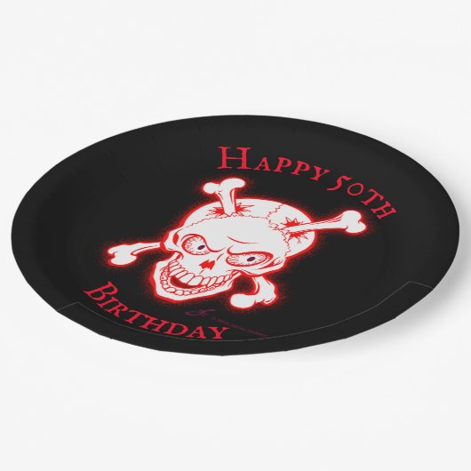 Personalisierter Wild Red Skull Pappteller (Schrägansicht)