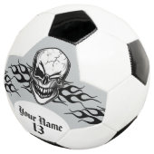 Personalisierter Winking Skull und Flamme Fußball (Dreiviertel)