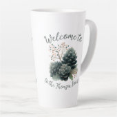 Personalisierter Winter Pinecone Familiendesign Milchtasse (Rechte Ecke)