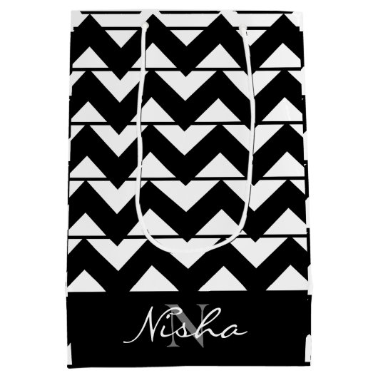 Personalisierter Zickzack Streifen Schwarz/Weiß Mittlere Geschenktüte (Rückseite)