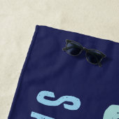 Personalisierter Zip-Code, Stadt, Staat | Navy Blu Strandtuch (Beispiel)