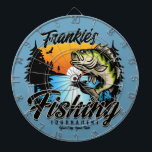Personalisiertes Angelturnier Fischfeindlichkeit Dartscheibe<br><div class="desc">Personalisierter Fishing-Turnierforelle Fish Angeler mit Beautiful Wilderness Lake,  Trees and Sunset Design - Passen Sie Ihren Namen und Ihren benutzerdefinierten Text an!</div>