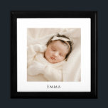Personalisiertes Baby-Foto Erinnerungskiste<br><div class="desc">Ein personalisierter,  süß lackierter Sake-Kasten aus Foto. Ersetzen Sie dieses Foto durch Ihr eigenes Lieblings-Foto.</div>
