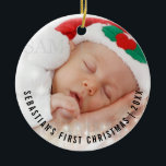 Personalisiertes Baby's First Christmas Foto Templ Keramikornament<br><div class="desc">Das erste Weihnachtsfoto-Template für den Kleinkinder - Fügen Sie Ihr eigenes Foto und Ihren Text zu diesem individuell gestaltbaren Hängedekleid.. Ideal für die erste Weihnachtsfeier oder für jede andere Veranstaltung .. personalisieren Sie Ihre Anforderungen .. hängen Keramik-Ornamente von Ricaso NOTE Achten Sie auf FOTO PLACEMENT VERMEIDEN WICHTIGE DETAILS AUF DEM...</div>