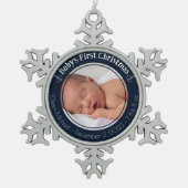 Personalisiertes Baby's First Christmas Schneeflocken Zinn-Ornament (Vorderseite)