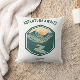 Personalisiertes Bergabenteuer Retro Outdoor Kissen