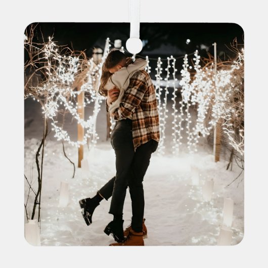 Personalisiertes Bild Unser erstes Weihnachtsfest Ornament Aus Metall (Rückseite)