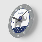 Personalisiertes Blau und Graue Elephant Kinderzim Runde Wanduhr (Winkel)