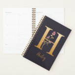 Personalisiertes Blauer Elegant Bläsermonogramm H Planer<br><div class="desc">Personalisierter Blue Elegant Floral Monogram H Planner *Für dieses Design hat jeder Buchstabe eine eigene Liste, aber Sie können Ihren Namen anpassen, indem Sie auf "Personalisieren Sie diese Vorlage" klicken. Ich arbeite daran, weitere Buchstaben hinzuzufügen; wenn Ihre noch nicht aufgelistet ist, bitte schreiben Sie mir und ich kann sie für...</div>
