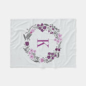 Personalisiertes Blumenwreath-u. Monogramm-lila Fleecedecke (Vorderseite (Horizontal))