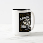 Personalisiertes Bourbon Vintag Guns Whiskey-Label Zweifarbige Tasse (VorderseiteRechts)