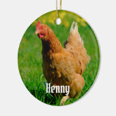 Personalisiertes braunes Hühnchen im Gras Keramik Ornament (Links)