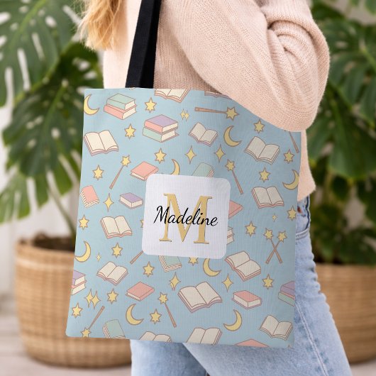 Personalisiertes buchliebendes Mädchen mit magisch Tasche