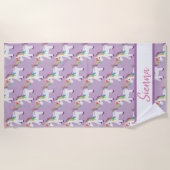 Personalisiertes buntes Regenbogenunicorn-Badetuch Strandtuch (Vorderseite)