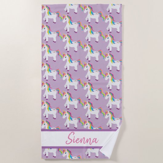 Personalisiertes buntes Regenbogenunicorn-Badetuch Strandtuch (Vorderseite)