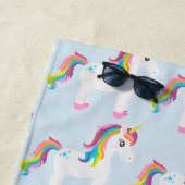 Personalisiertes buntes Regenbogenunicorn-Badetuch Strandtuch (Beispiel)