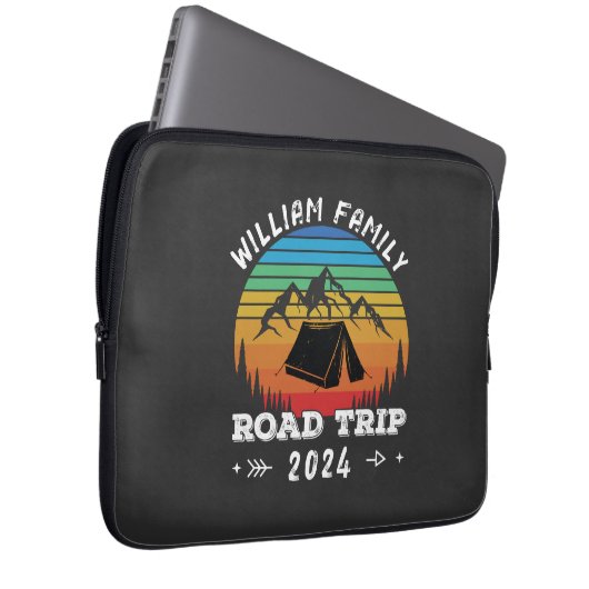 Personalisiertes Camping Adventure Road Trip Laptopschutzhülle (Vorne Rechts)