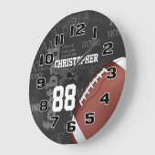 Personalisiertes Chalkboard American Football Larg Große Wanduhr (Winkel)