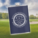 Personalisiertes Classic Golf Hole in einem Navy B Flachmann<br><div class="desc">Die klassische Retro-Optik mit altertümlicher Briefmarke. Personalisieren Sie den Namen,  die Position Loch Nummer und das Datum,  um einen großen Golfkeepake zu schaffen,  um dieses fantastische Loch in einem zu feiern. Entwickelt von Thisisnotme©</div>