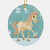 Personalisiertes Cremepferd ~ Winterwald Weihnacht Keramikornament (Links)