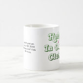 Personalisiertes das Golf-Loch der Frauen in einem Kaffeetasse (Mittel)