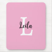 Personalisiertes Design mit rosa Monogramm-Schrift Mousepad (Vorne)