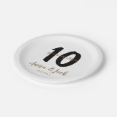 personalisiertes einfaches 10-jähriges Namensdatum Pappteller (Schrägansicht)
