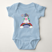 Personalisiertes Einhorn auf einem Regenbogen Baby Strampler (Vorderseite)