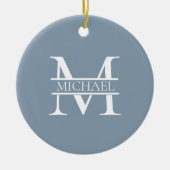 Personalisiertes elegantes Dusty Blue Monogram und Keramik Ornament (Vorne)