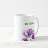 Personalisiertes elegantes lila Monogramm Kaffeetasse (VorderseiteRechts)