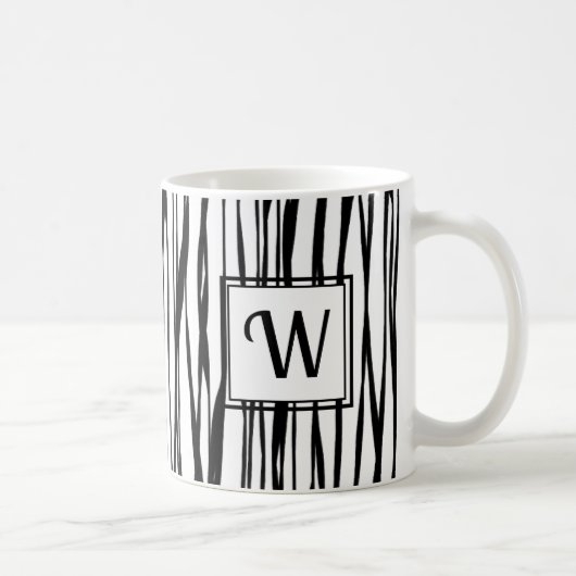 Personalisiertes, elegantes Schwarzes Skript Monog Kaffeetasse (Rechts)