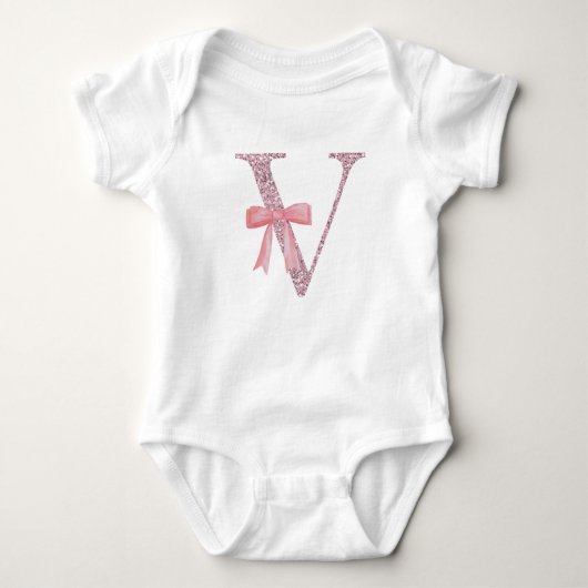 Personalisiertes erstes Baby Girl "V" Baby Strampler (Vorderseite)