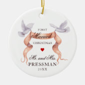 Personalisiertes erstes Verheiratetes Weihnachtspa Keramik Ornament (Vorne)