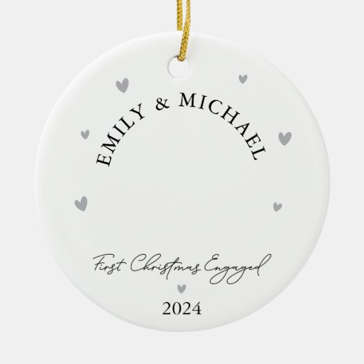 Personalisiertes erstes Weihnachten Verlobtes fest Keramik Ornament (Vorne)
